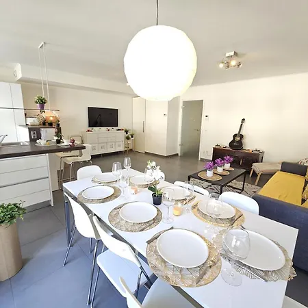 Executive 3br Flat W Terrace, Parking, Fast Wi-fi * Люксембург