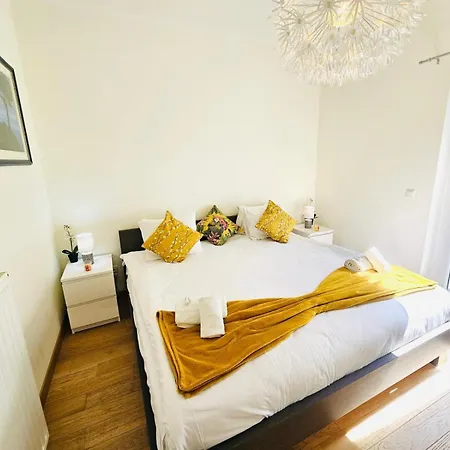 Апартаменты Executive 3br Flat W Terrace, Parking, Fast Wi-fi *