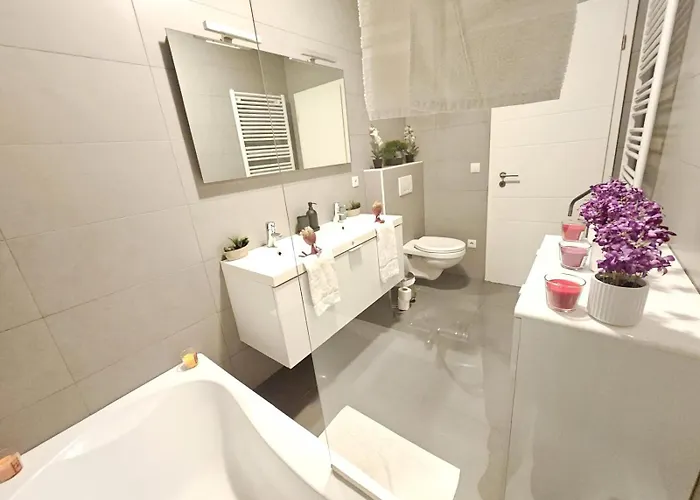 Executive 3br Flat W Terrace, Parking, Fast Wi-fi Apartamento